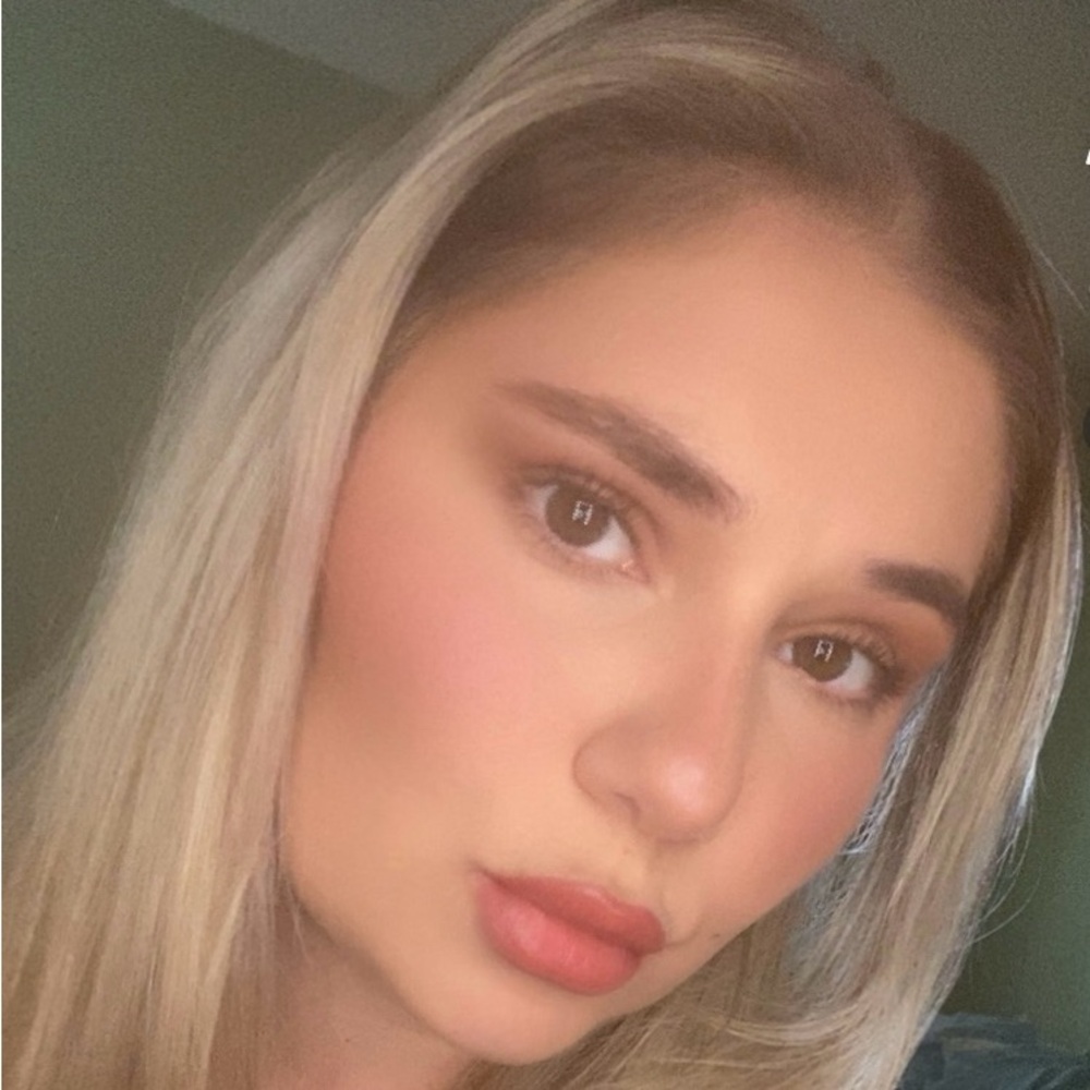 Meet your Posher, Nicole